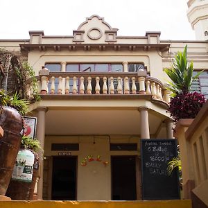 Okla Guesthouse Kampala Exterior photo