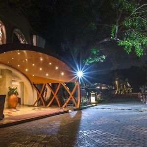 Residency Club Hotel Pune Exterior photo