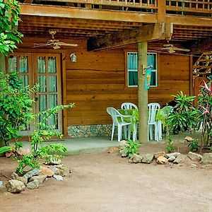 Blue Island Divers Casa Descanso Sandy Bay Exterior photo