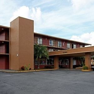 Travelodge By Wyndham Orlando At Heart Of International Drive Exterior photo