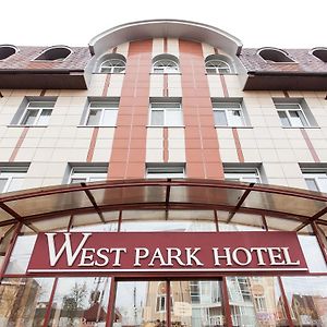 West Park Hotel Kyiv Exterior photo