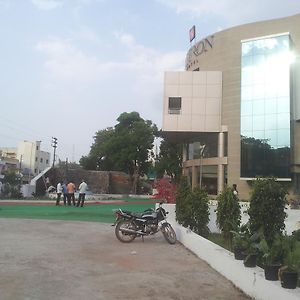 Saffron Hotel Jalna Exterior photo