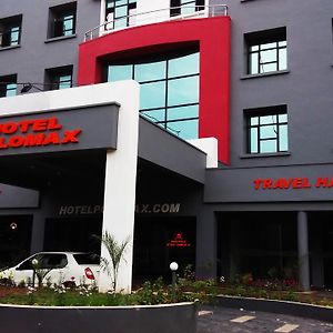 Max Hotels Jabalpur Exterior photo