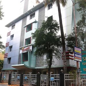 Hotel Pranav Executive Pune Exterior photo