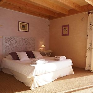 Bout De Cote Bed & Breakfast Lacam-d'Ourcet Room photo