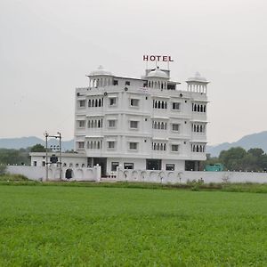 Hotel J M D Palace Udaipur Exterior photo