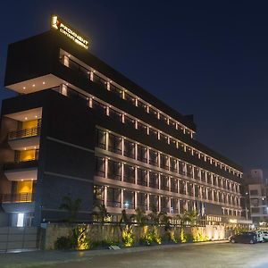 Prominent Corporate Residency Hotel Gandhinagar Exterior photo