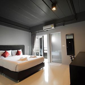 B-Black Residence Chonburi Exterior photo