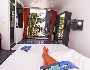 Seven Corals Hotel Maafushi Exterior photo