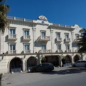 Al Boschetto Hotel Castel Volturno Exterior photo