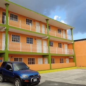 Tropical Manor Inn Half-Way-Tree Kingston Exterior photo