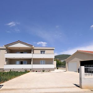 Apartments With A Parking Space Plano, Trogir - 11649 Exterior photo