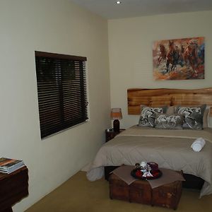 Bo Heimia Guesthouse Pretoria Exterior photo