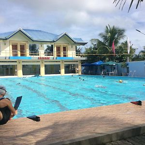 Eduardo'S Resort Calapan Exterior photo