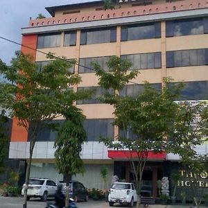 The Hotel Samarinda Exterior photo