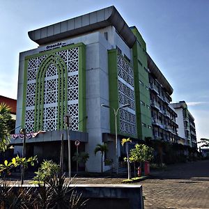 Greensa Inn Surabaya Exterior photo