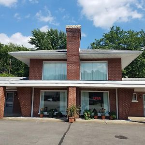 Melody Motor Lodge Connellsville Exterior photo