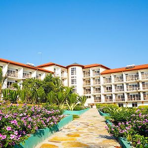 Katomi Kingdom Resort Entebbe Exterior photo