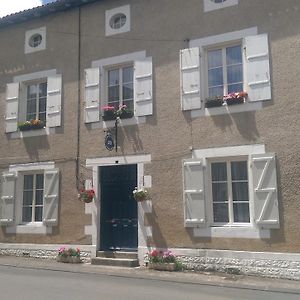 Vingt Grand Rue Bed & Breakfast Champagne-Mouton Exterior photo