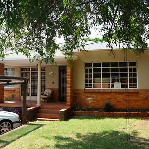 Westmoreland Lodge Johannesburg Exterior photo