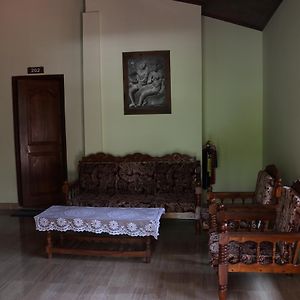 Sanasuma Rest Hotel Anuradhapura Exterior photo