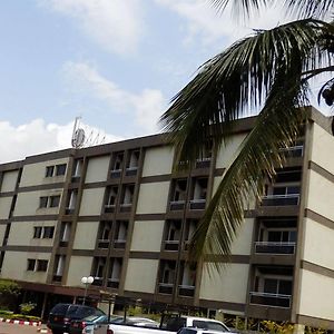 Des Deputes Hotel Yaounde Exterior photo