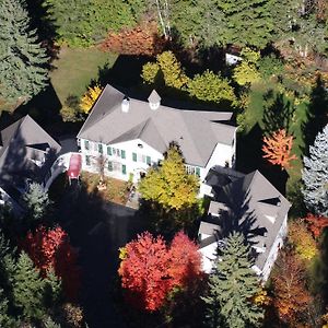 The Inn At The Ninth Hole Bed & Breakfast Salmon Arm Exterior photo