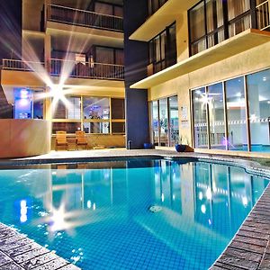 Capricorn One Beachside Holiday Apartments - Official Gold Coast Exterior photo
