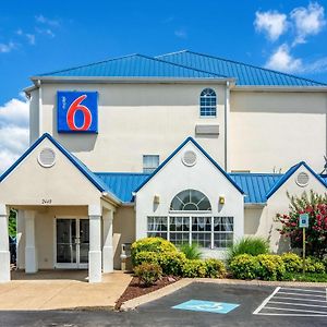 Motel 6 Chattanooga Downtown Exterior photo
