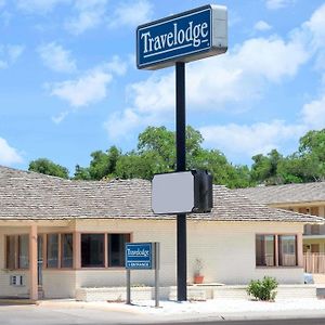 Travelodge By Wyndham Dodge City Exterior photo