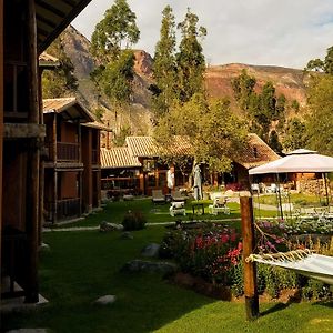 Lizzy Wasi Urubamba Hotel Exterior photo