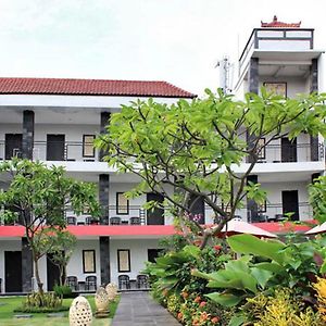 Budhi Hotel Kuta  Exterior photo