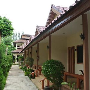 Sea Za Hotel Chumphon Exterior photo