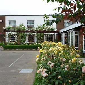 Oaklands Lodge Hotel St Aubin Exterior photo