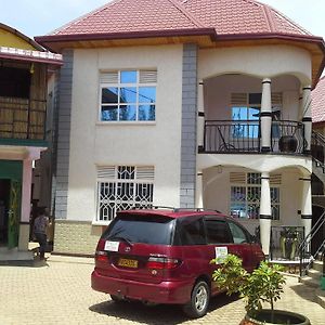 Radius Guest Flats Bed & Breakfast Kigali Exterior photo