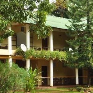 Sujatha Tourist Rest Hotel Dambulla Exterior photo