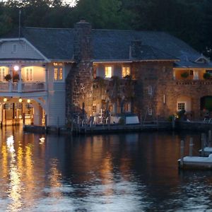 Lake George Boathouse Waterfront Lodging Bolton Landing Exterior photo