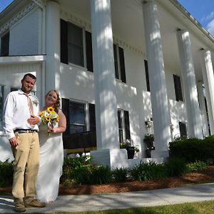 Stone Mountain Manor Bed & Breakfast Exterior photo