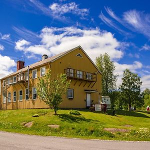 Gamla Skolan Bed And Breakfast Gubbhogen Exterior photo