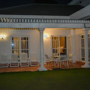 Donald Mansion Apartment Negombo Exterior photo