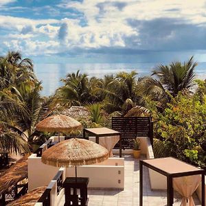 Caribbean Beach Cabanas - A Pur Hotel Placencia Exterior photo