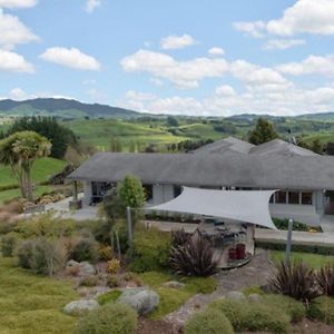 Above The River Karapiro Bed & Breakfast Exterior photo