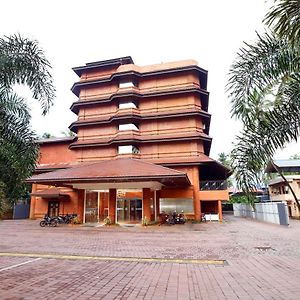 Hotel Park Residency Nilambur Exterior photo