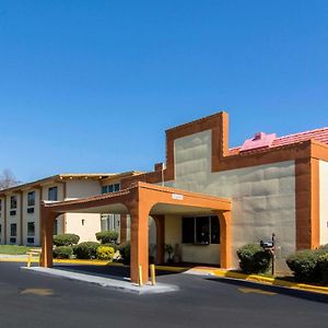 Travelodge By Wyndham Forsyth Exterior photo