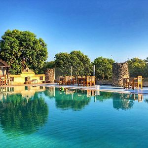 Gir Lions Paw Resort With Swimming Pool Sasan Gir Exterior photo