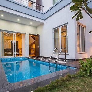 Stayvista At Villa Esencia With Pvt Pool & Gym In North Goa Siolim Exterior photo