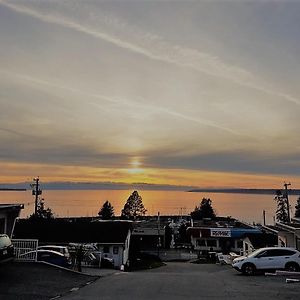 Westview Centre Motel Powell River Exterior photo