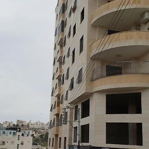 Big Appatrment In Hebron Palestine Almahawer Apartment Exterior photo