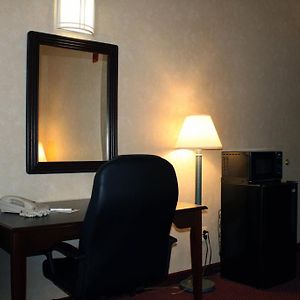 Comfort Suites Detroit/Warren Exterior photo