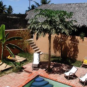 Patio Dos Quintalinhos - Casa Di Gabriele Bed & Breakfast Ilha de Mocambique Exterior photo